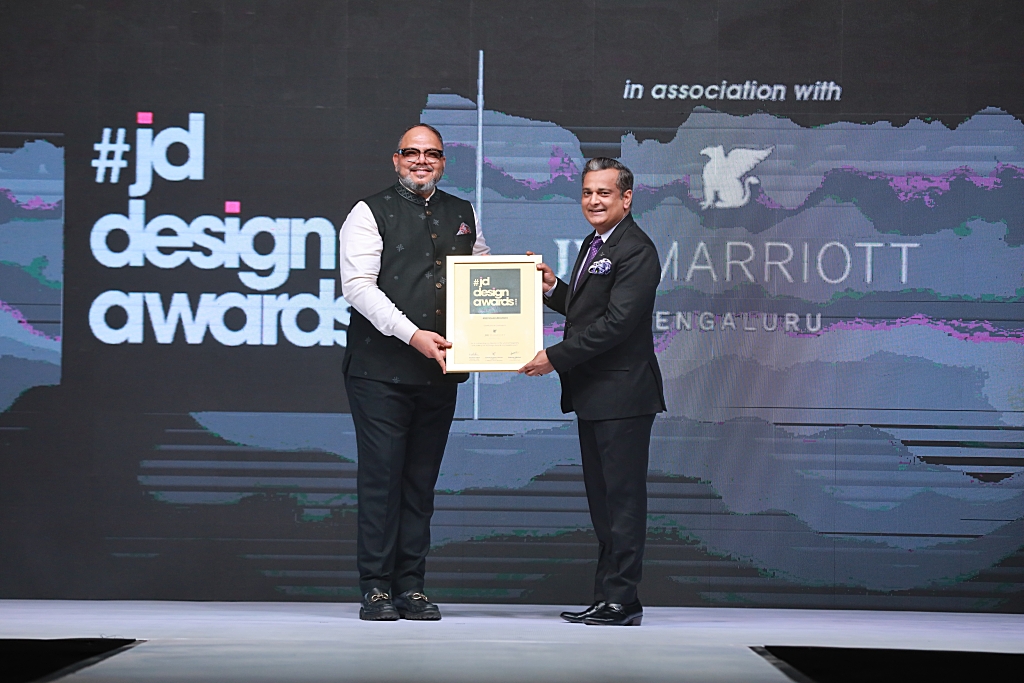 Mr Nealesh Dalal, Managing Trustee JD School of Design and JD Institute of Fashion Technology, with Mr Gaurav Sinha, Hotel Manager JW Marriott Hotel Bengaluru